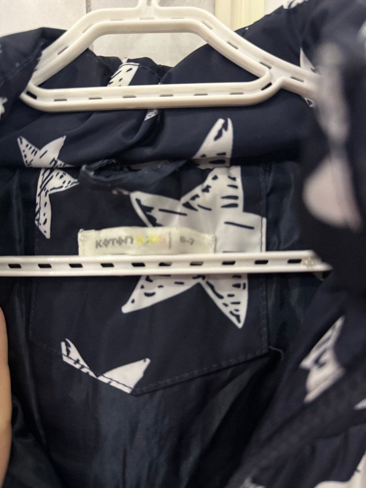 Kız Çocuk Lacivert Yıldızlı Kürklü Mont - Görsel 4