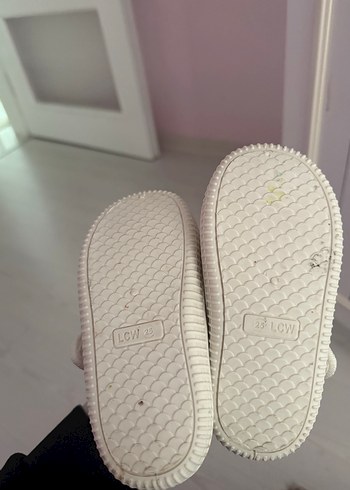 Beyaz Nakışlı İlk Adım Kız Ayakkabısı - Görsel 2