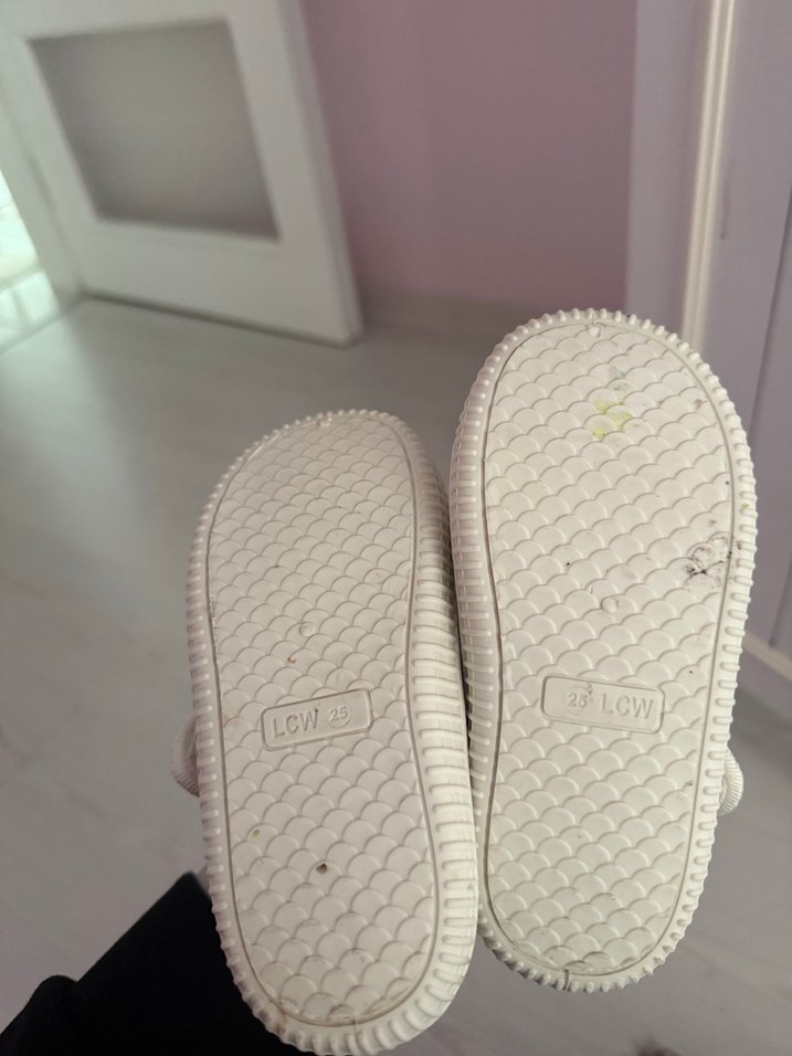 Beyaz Nakışlı İlk Adım Kız Ayakkabısı - Görsel 2