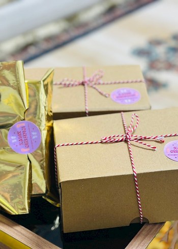 Altın Renkli Hediye Kutusu - Görsel 2