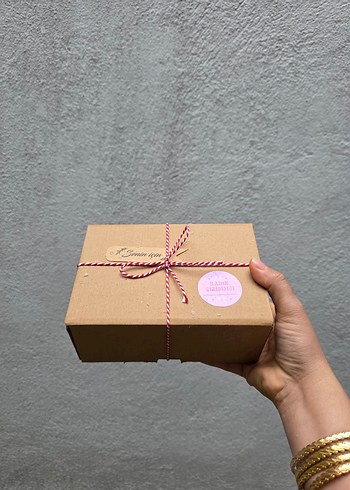 Altın Renkli Hediye Kutusu - Görsel 4