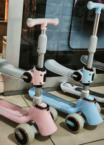 Çocuklar için Çok Renkli Scooter