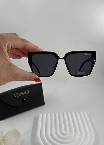  Beden siyah Renk Versace güneş gözlüğü 