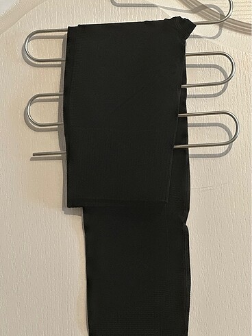 Siyah kısa kollu tayt yoga takımı - Görsel 4