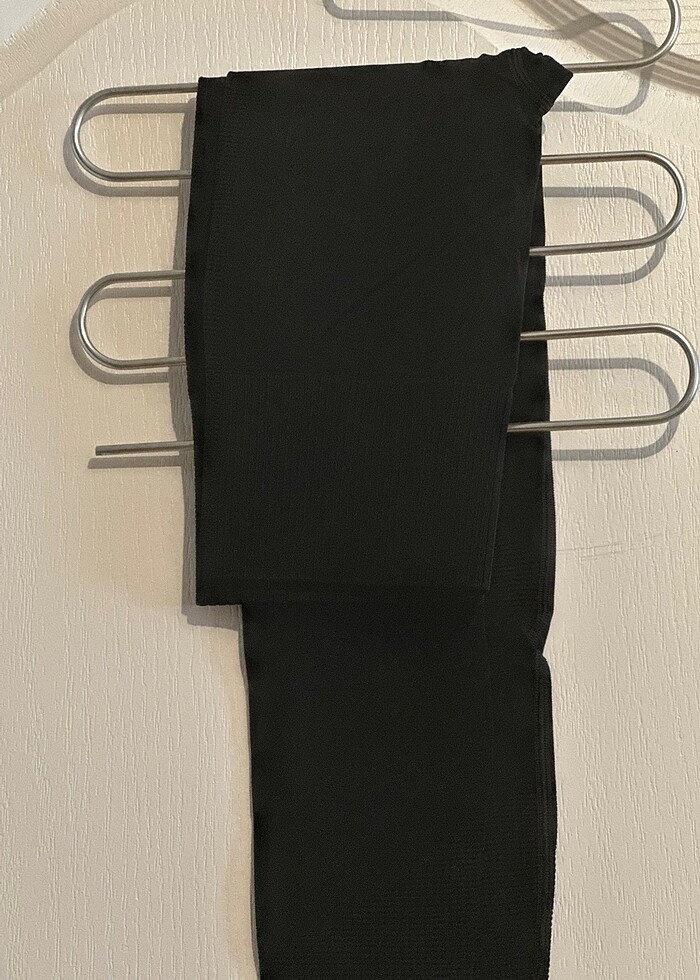 Siyah kısa kollu tayt yoga takımı - Görsel 4