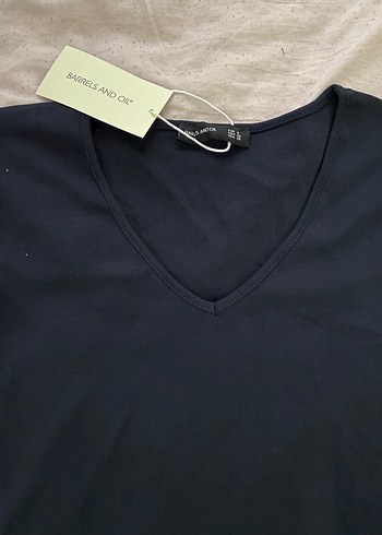 Siyah V Yaka Kadın Crop Top - Görsel 3