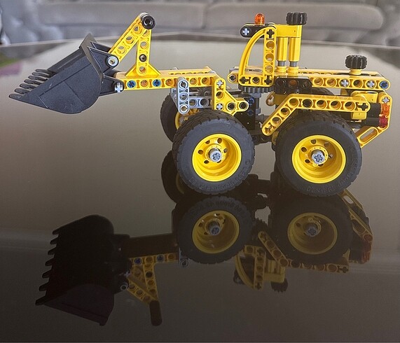 Beden Lego Technic 42023 - Buldozer