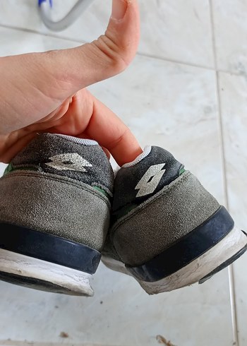 Gri ve yeşil erkek spor ayakkabı - Görsel 6