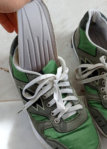 Gri ve yeşil erkek spor ayakkabı - Görsel 5