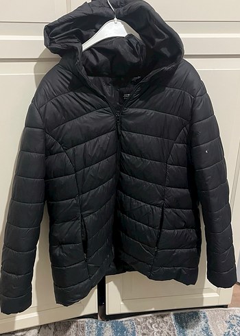 Siyah Kapüşonlu Kadın Kışlık Mont - Görsel 2