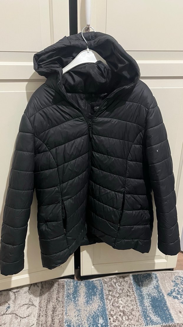 Siyah Kapüşonlu Kadın Kışlık Mont - Görsel 2