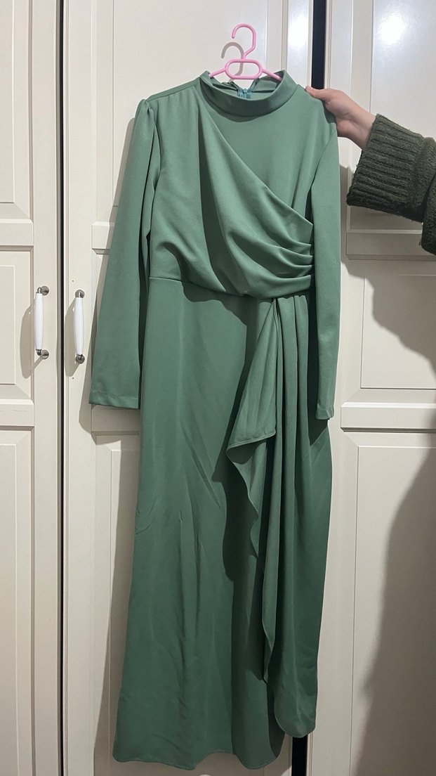 Yeşil Drapeli Uzun Kadın Elbise - Görsel 2