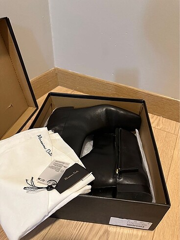 Massimo Dutti Kadın bot