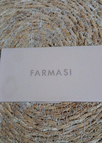 Bej Tonlarda Aydınlatıcı ve Kapatıcı Paleti - Görsel 2