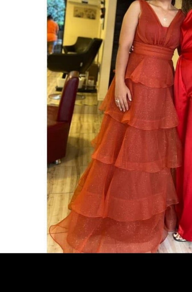 Uzun Kırmızı Fırfırlı V Yakalı Abiye Elbise - Görsel 2