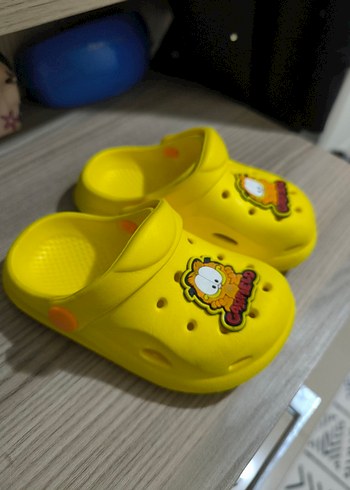LC Waikiki Sarı Garfield Baskılı Erkek Çocuk Terliği