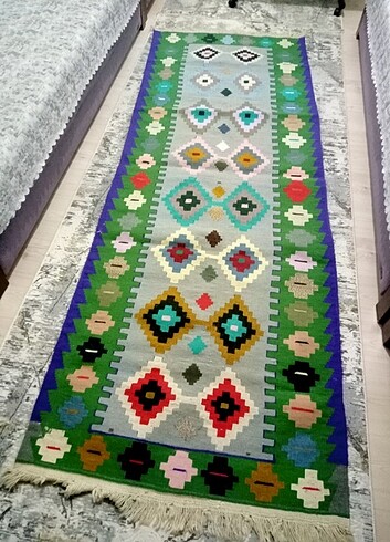 El dokuması kilim
