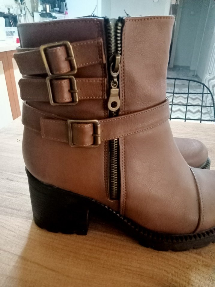 Kahverengi Tokalı Kadın Botu - Görsel 4