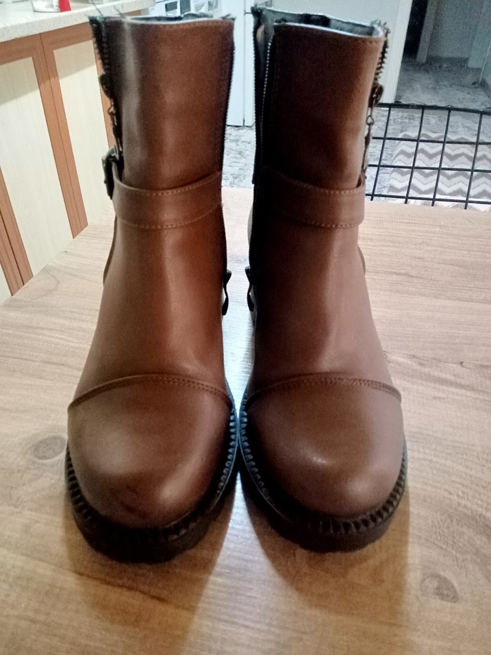 Kahverengi Tokalı Kadın Botu - Görsel 3