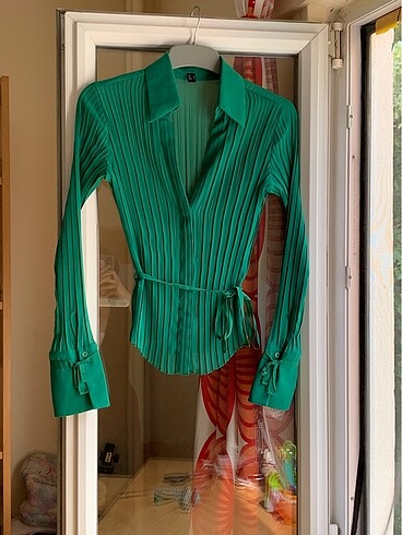 Mango belden bağlı yeşil vintage gömlek
