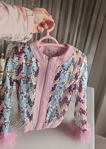 Diğer Pembe Kürklü Payetli Kız Ceketi