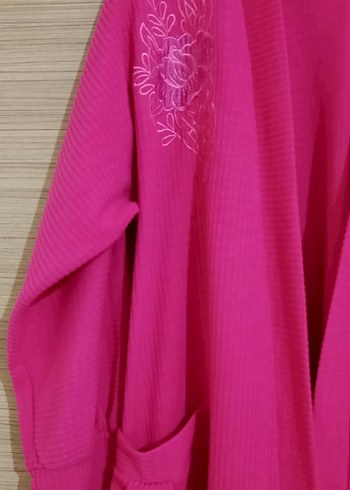 Pembe Nakışlı Uzun Kadın Sabahlık - Görsel 2