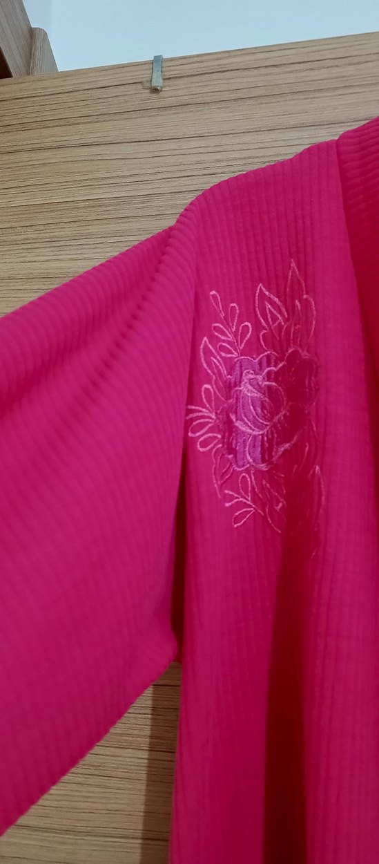 Pembe Nakışlı Uzun Kadın Sabahlık - Görsel 4