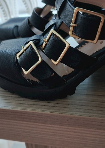 Kadın Siyah Deri Goth Dolgu Topuklu Ayakkabı - Görsel 2