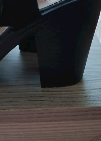 Kadın Siyah Deri Goth Dolgu Topuklu Ayakkabı - Görsel 3