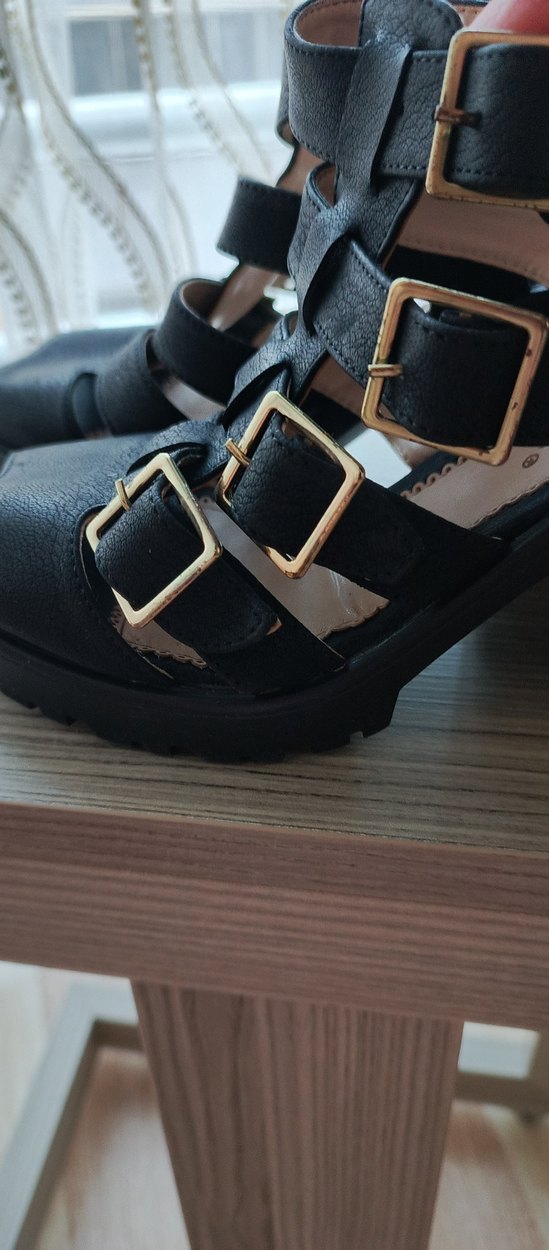 Kadın Siyah Deri Goth Dolgu Topuklu Ayakkabı - Görsel 2