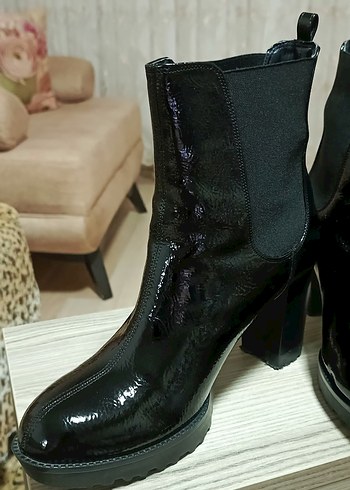 Parlak Siyah Platform Topuklu Gotik Kadın Botları - Görsel 4
