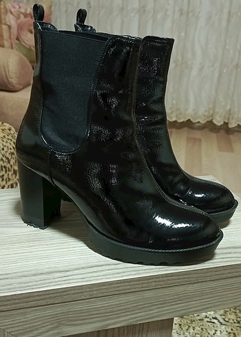 Parlak Siyah Platform Topuklu Gotik Kadın Botları - Görsel 2