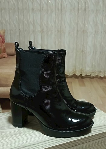 Parlak Siyah Platform Topuklu Gotik Kadın Botları - Görsel 3