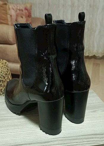 Parlak Siyah Platform Topuklu Gotik Kadın Botları - Görsel 5