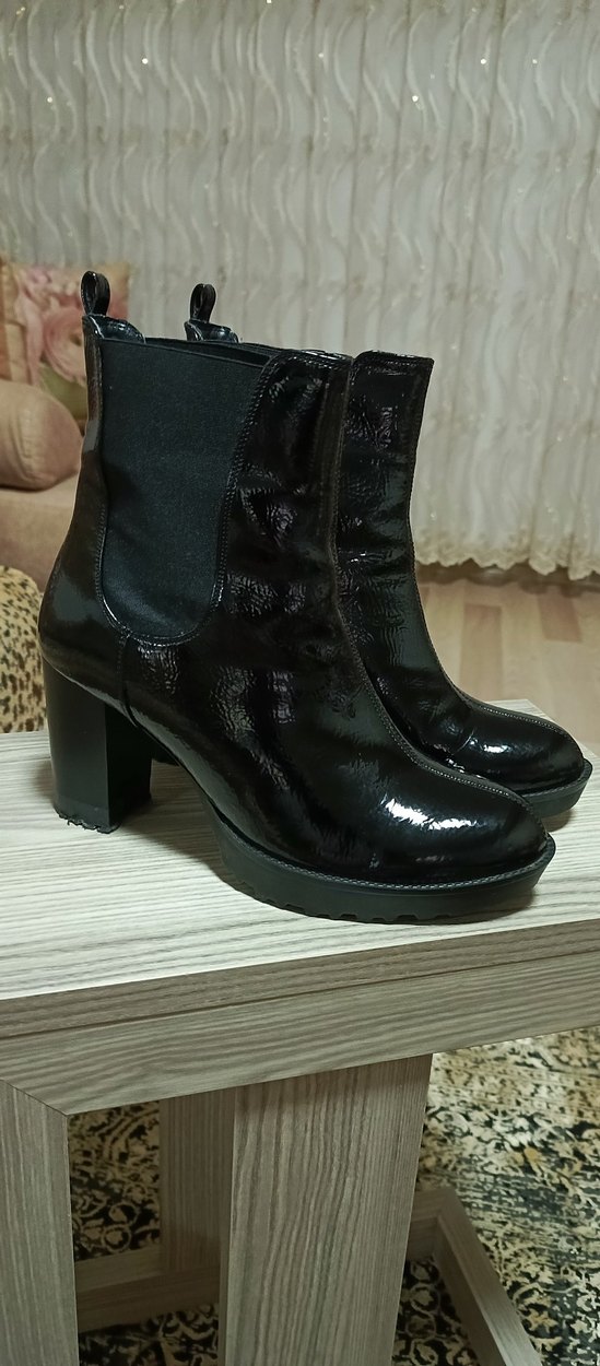 Parlak Siyah Platform Topuklu Gotik Kadın Botları - Görsel 2