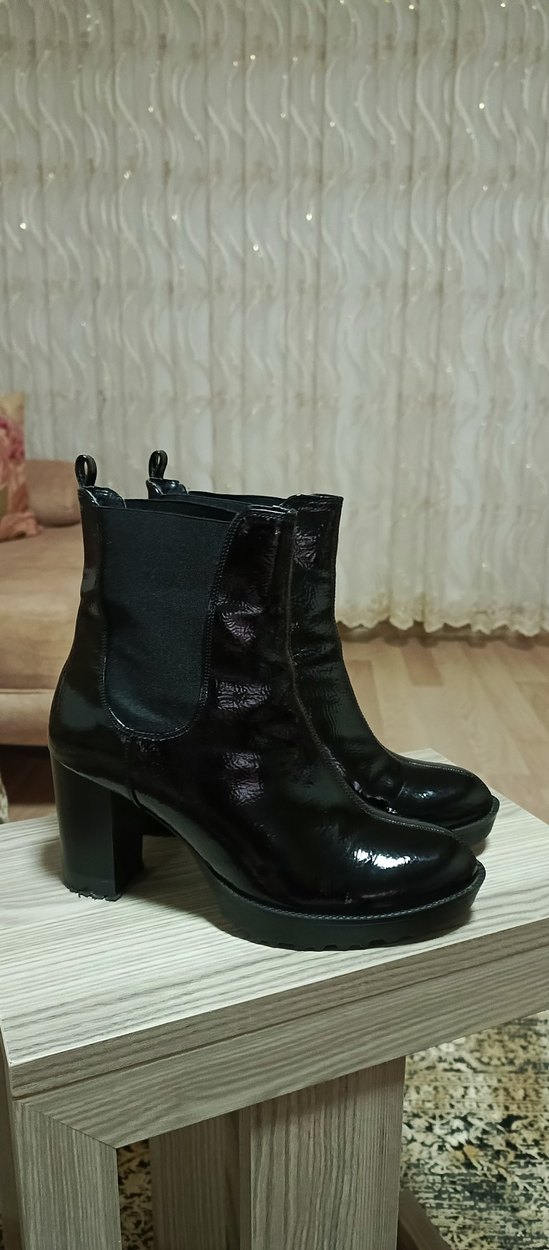 Parlak Siyah Platform Topuklu Gotik Kadın Botları - Görsel 3