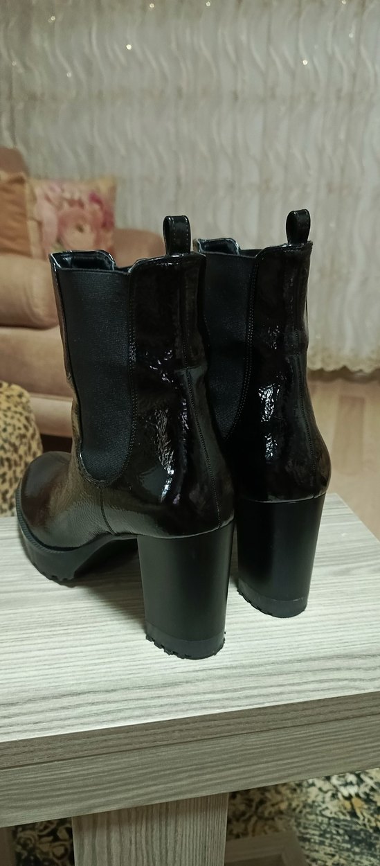 Parlak Siyah Platform Topuklu Gotik Kadın Botları - Görsel 5