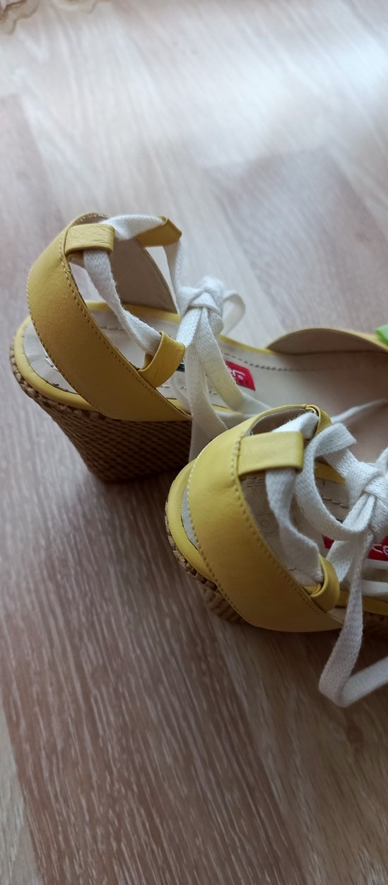 Sarı Çiçekli Fırfırlı Dolgu Topuklu Espadril - Görsel 5