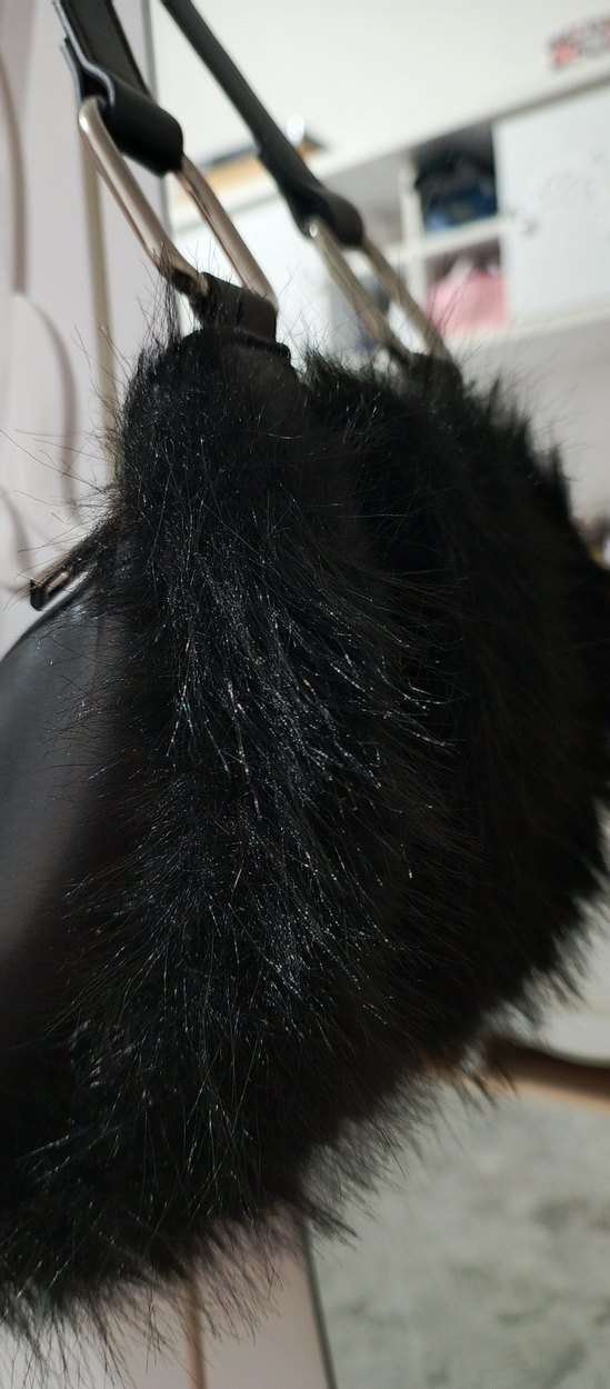 Siyah Kürklü Deri Çanta - Görsel 3