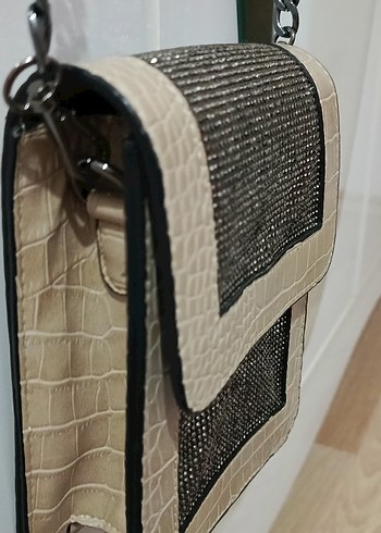 Bej Deri Yılan Desenli Zincir Detaylı Çanta - Görsel 4