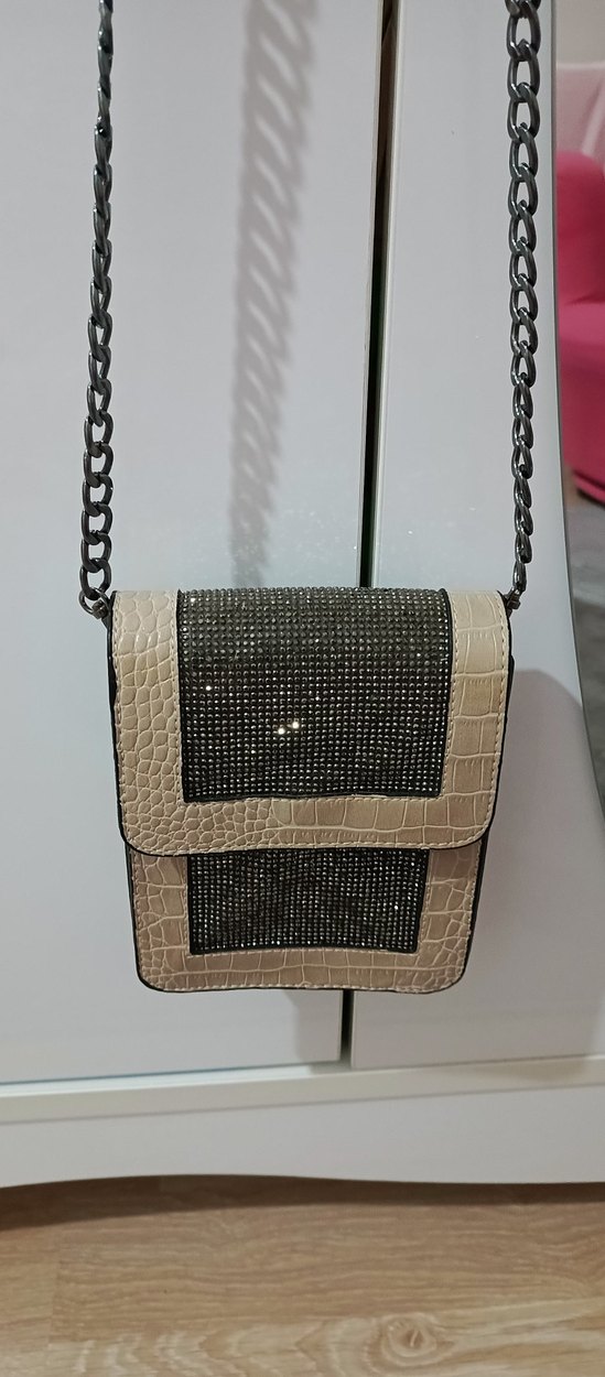 Bej Deri Yılan Desenli Zincir Detaylı Çanta - Görsel 2