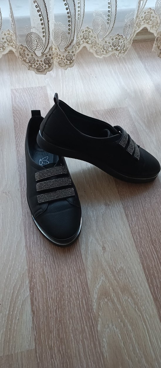 Siyah taşlı tokalı spor şık kadın ayakkabı - Görsel 2