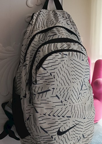 Beyaz Desenli Sırt Çantası - Görsel 2