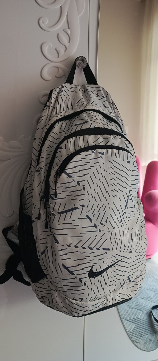 Beyaz Desenli Sırt Çantası - Görsel 2