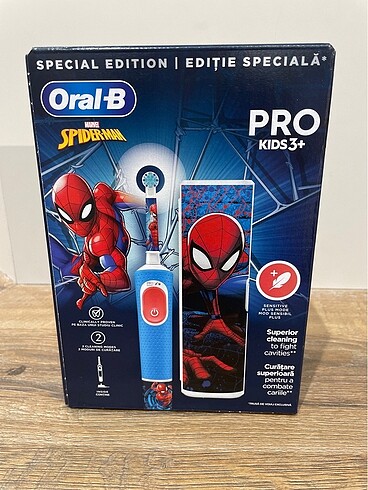 Braun Oral B Spiderman seyahat kaplı şarjlı diş fırçası