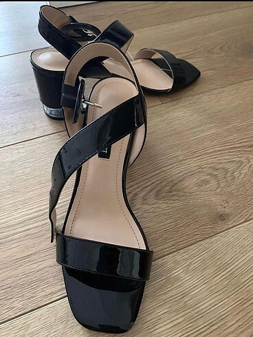 38 Beden siyah Renk Nine west sandalet 38