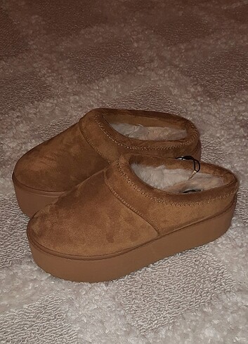 BERSHKA SABO 