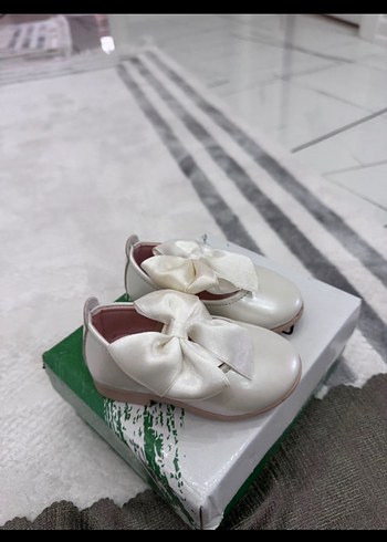 Kız Çocuk Beyaz Fiyonklu Babet Ayakkabı - Görsel 2