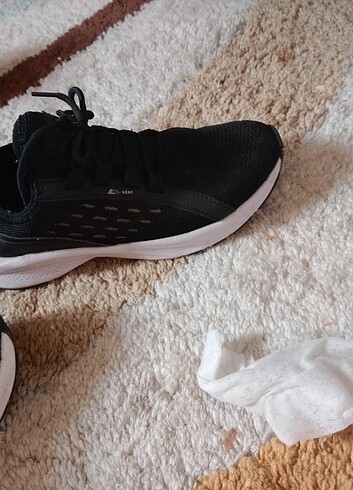 38 Beden Orjinal Spor ayakkabı siyah flo