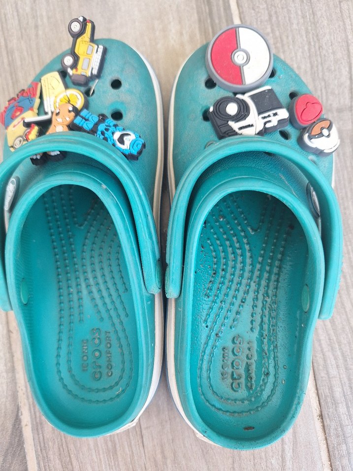 Crocs orginal cocuk terliği c-11 28 - 28.5 denk geliyor. - Görsel 4